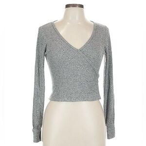 Hollister Cropped V-Neck Long sleeve Top